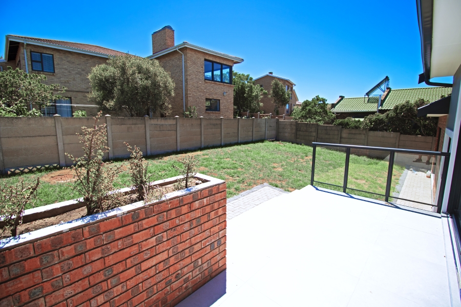 3 Bedroom Property for Sale in Wavecrest Eastern Cape